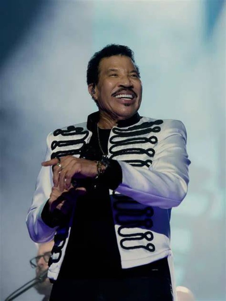 Was Richie in Love with Eddie? Unpacking the Man Behind the Music – Lionel Richie's Story