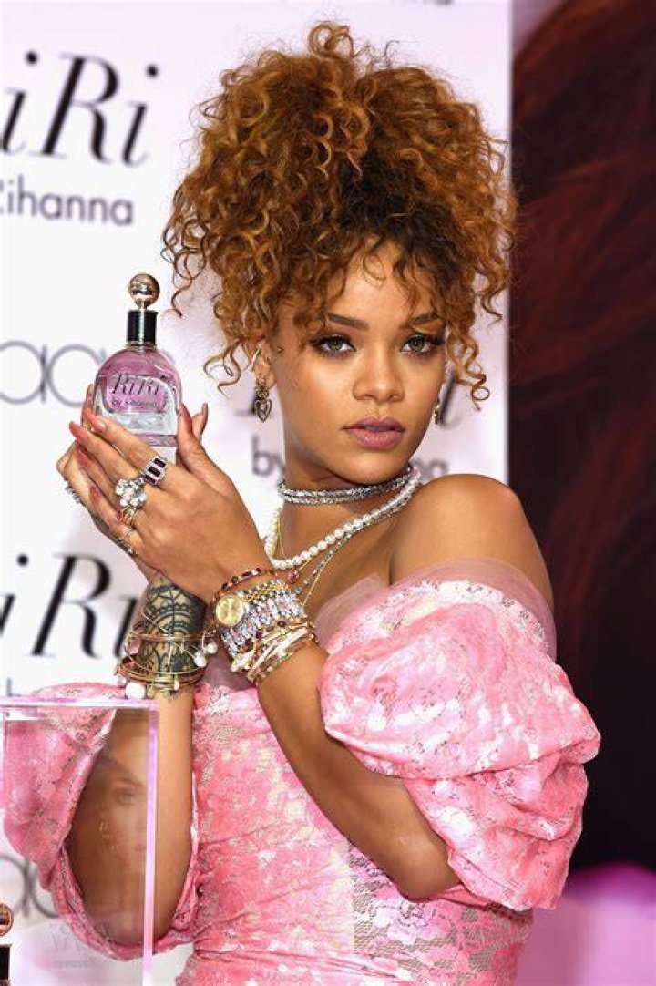 What Perfume Does Rihanna Wear? Unraveling Her Signature Scents
